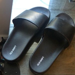 Old navy men’s pool slides sandals sz 10-11
